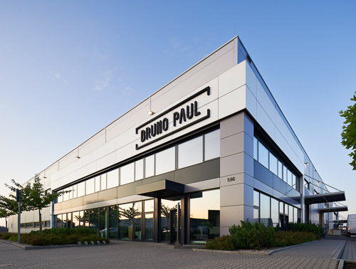 Prosklení budovy Bruno Paul v Pardubicích